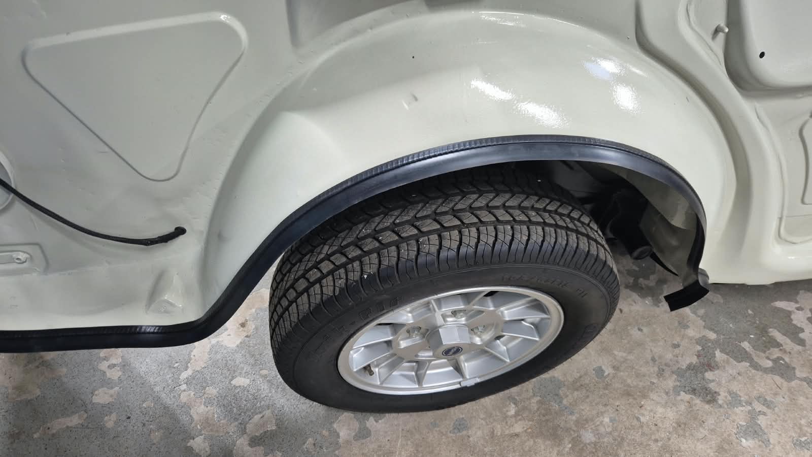 VW Type 3 | Dichting onderzijde achterspatbord en body, per paar | 311 821 331C