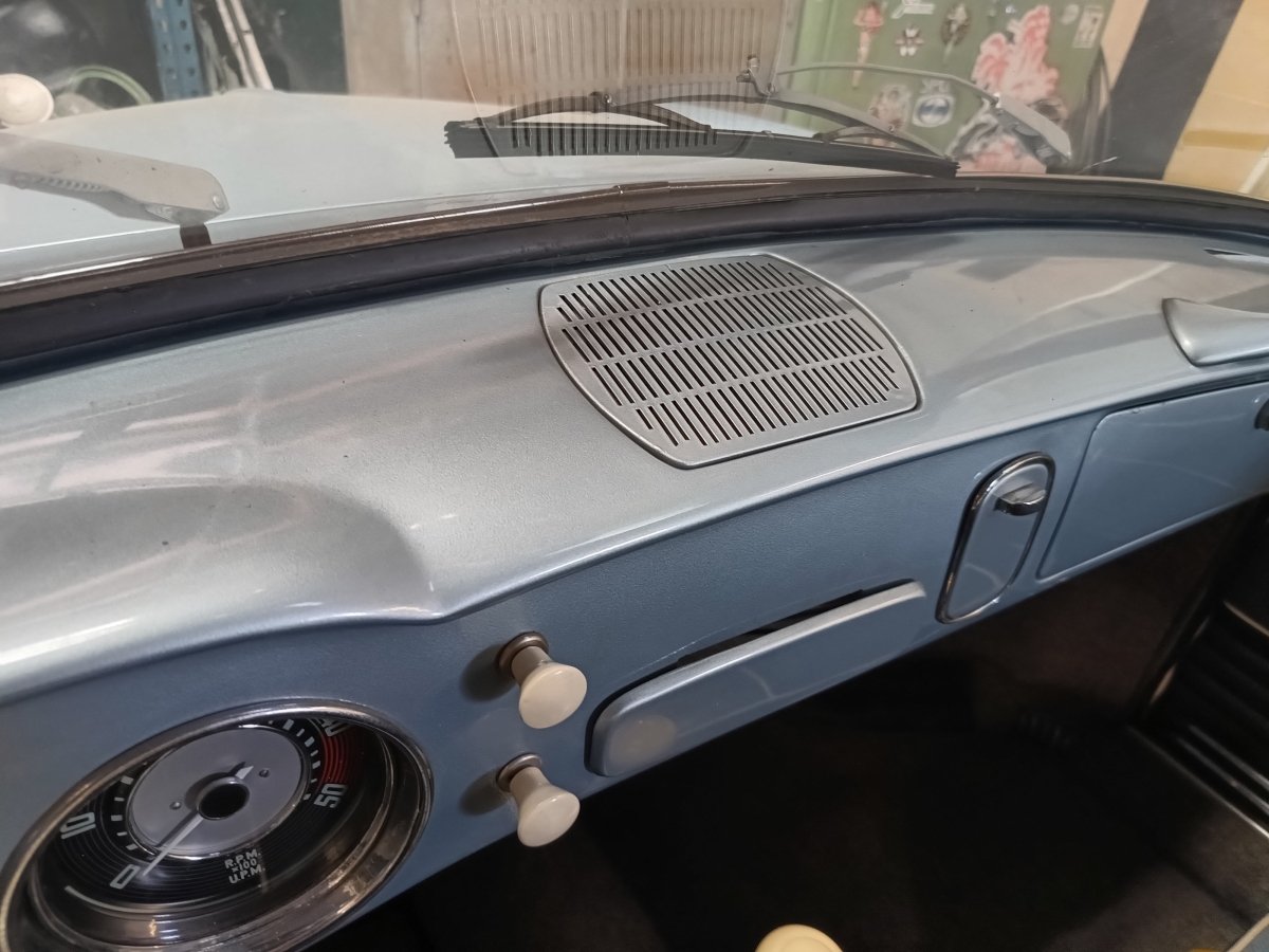 VW KG | Luidsprekergrille in dashboard | 141 857 215